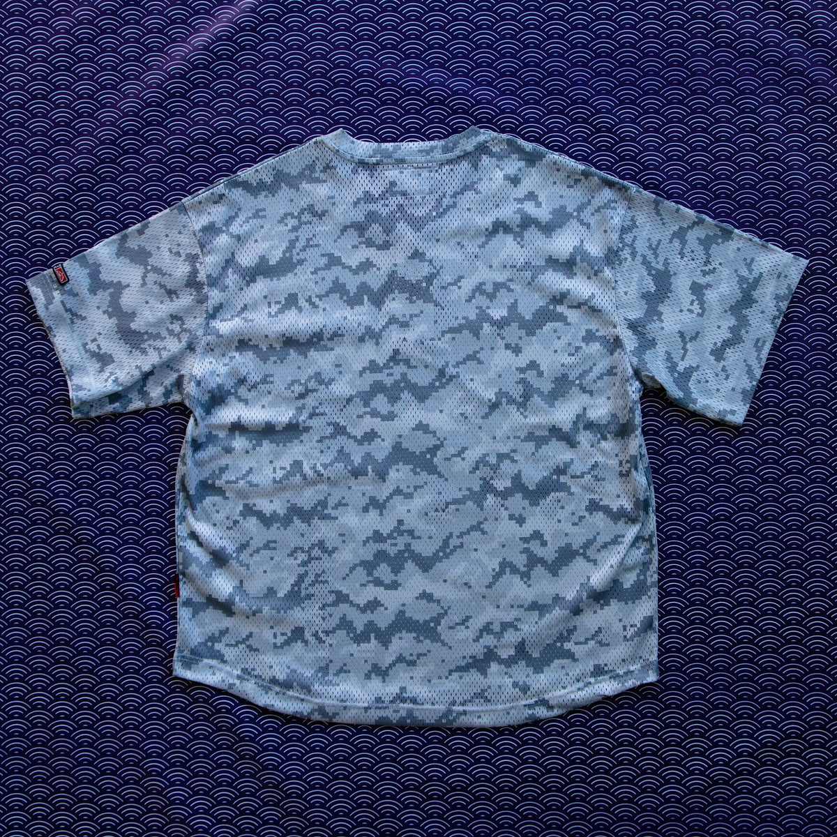 Yeseyesee - Camo Football T-shirt